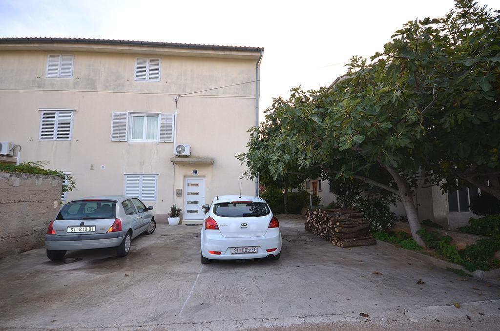 Apartments Miriam Srima Vodice Exterior foto